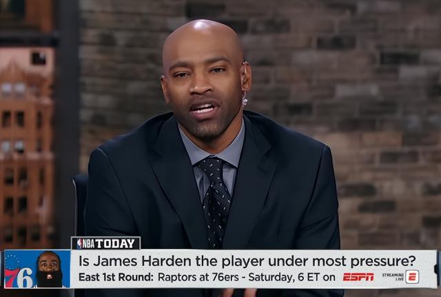 用双前锋而 用双前锋而